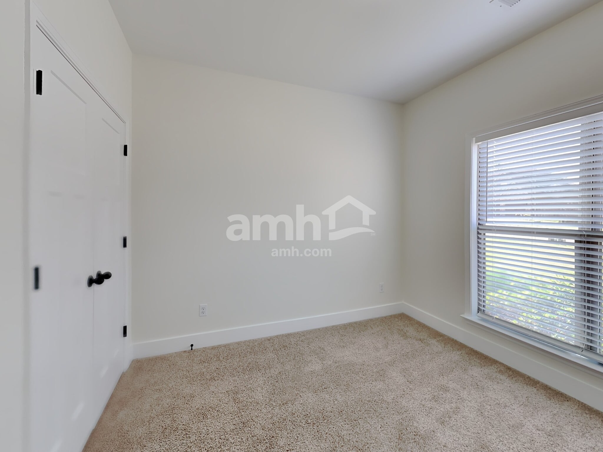 Building Photo - 160 Shady Ln Cove