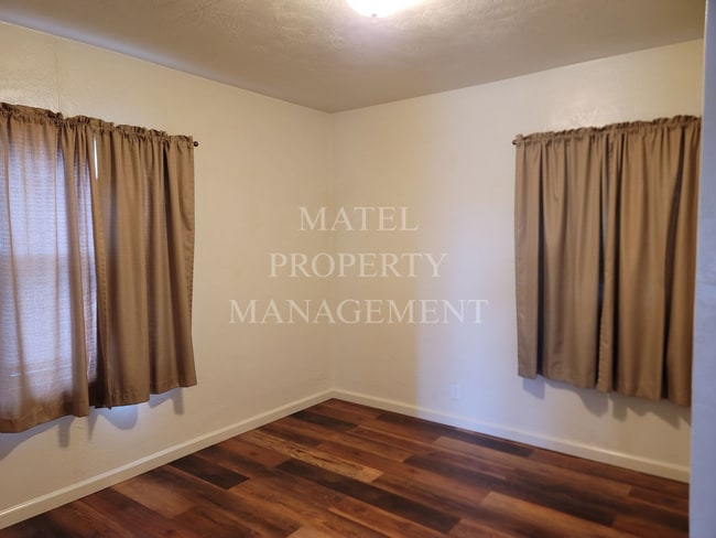 Building Photo - No Deposit