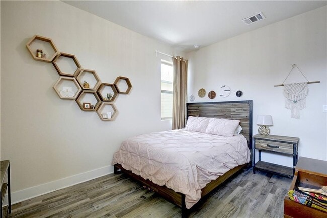 Building Photo - 1508 Arcilla St