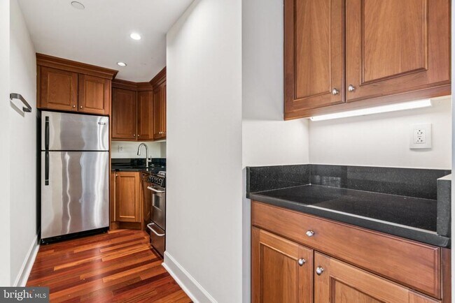 Building Photo - 1701 Locust St