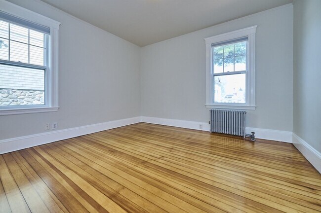 Building Photo - 125 Winsor Ave