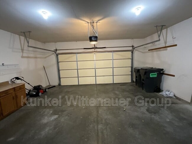 Building Photo - 601 Whetstone Ln