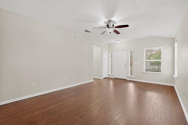 Building Photo - 18336 Friendship Hill Dr