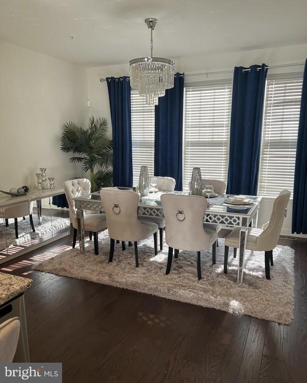 Building Photo - 7310 Wood Pond Cir