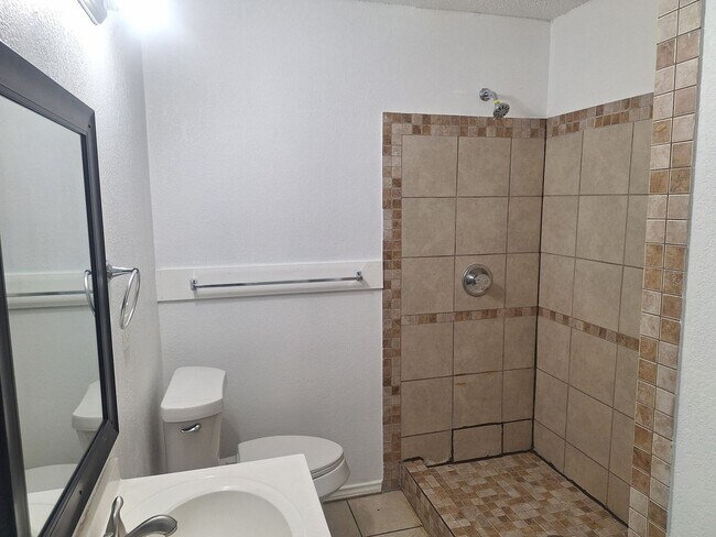 Building Photo - 5912 Maceo Ln