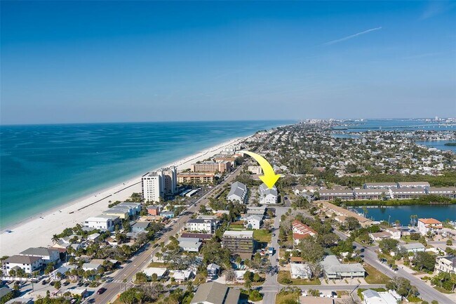 Building Photo - 911 Harbour House Dr