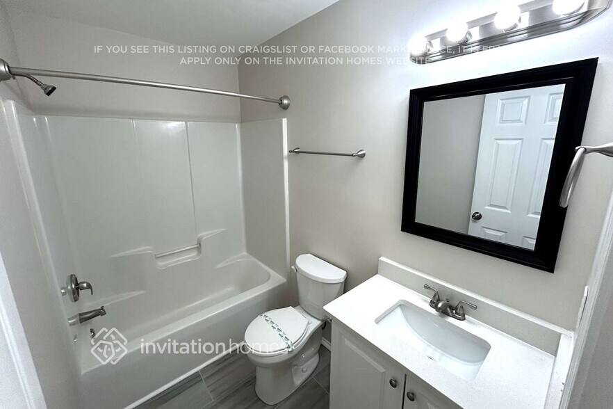 Building Photo - 2121 Mallard Green Pl