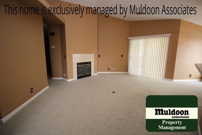 Building Photo - Strawberry Field gated community condo wit...