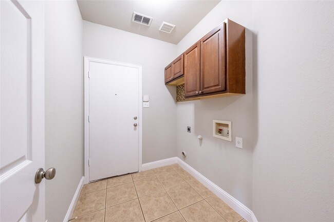 Building Photo - 1067 Valley Vista Dr