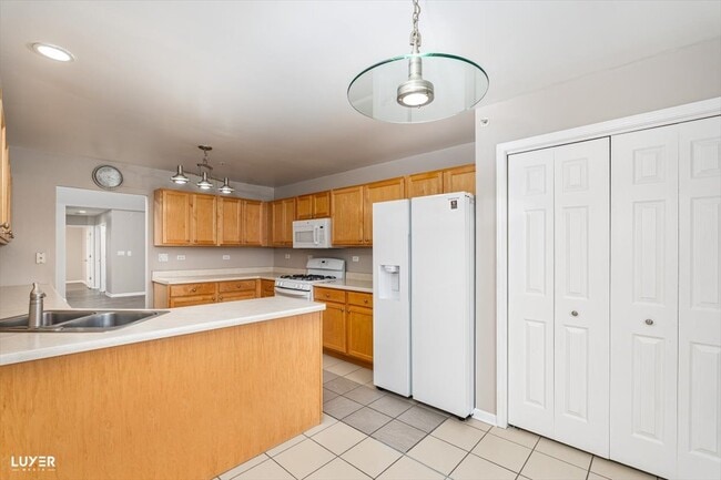 Building Photo - 7424 Lincoln Ave