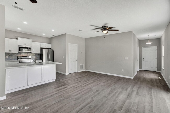 Building Photo - 6703 Bakersfield Dr