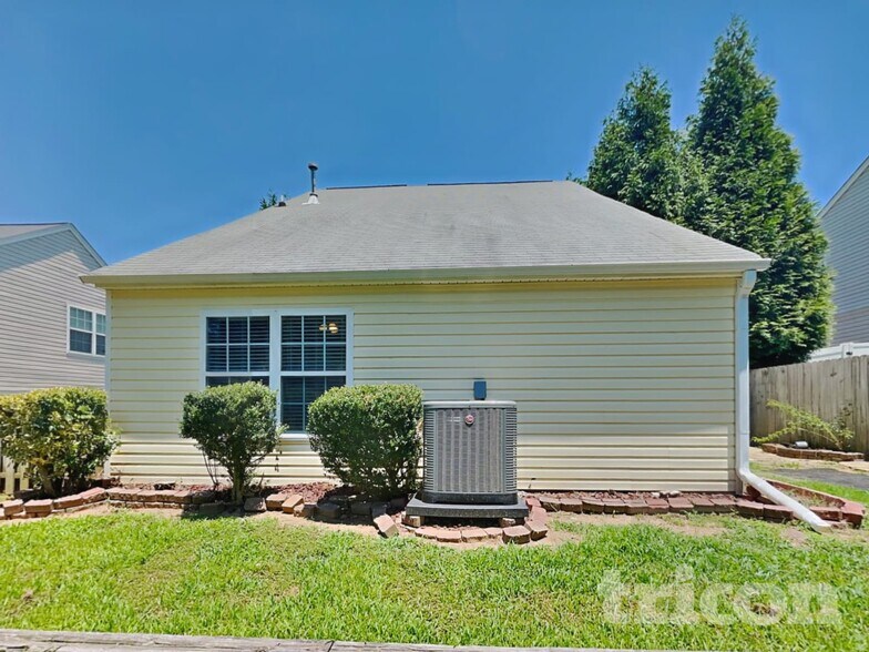 Building Photo - 129 Silver Fox Trail