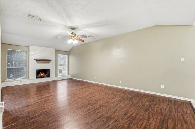 Building Photo - 21739 Park Bend Dr