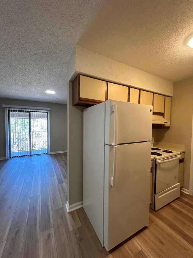 Building Photo - Comfort & Convenience at Westfield Gardens Lexington - 357G