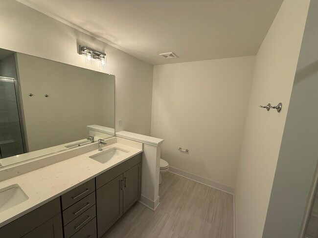 Building Photo - 15330 Oasis Sun Aly