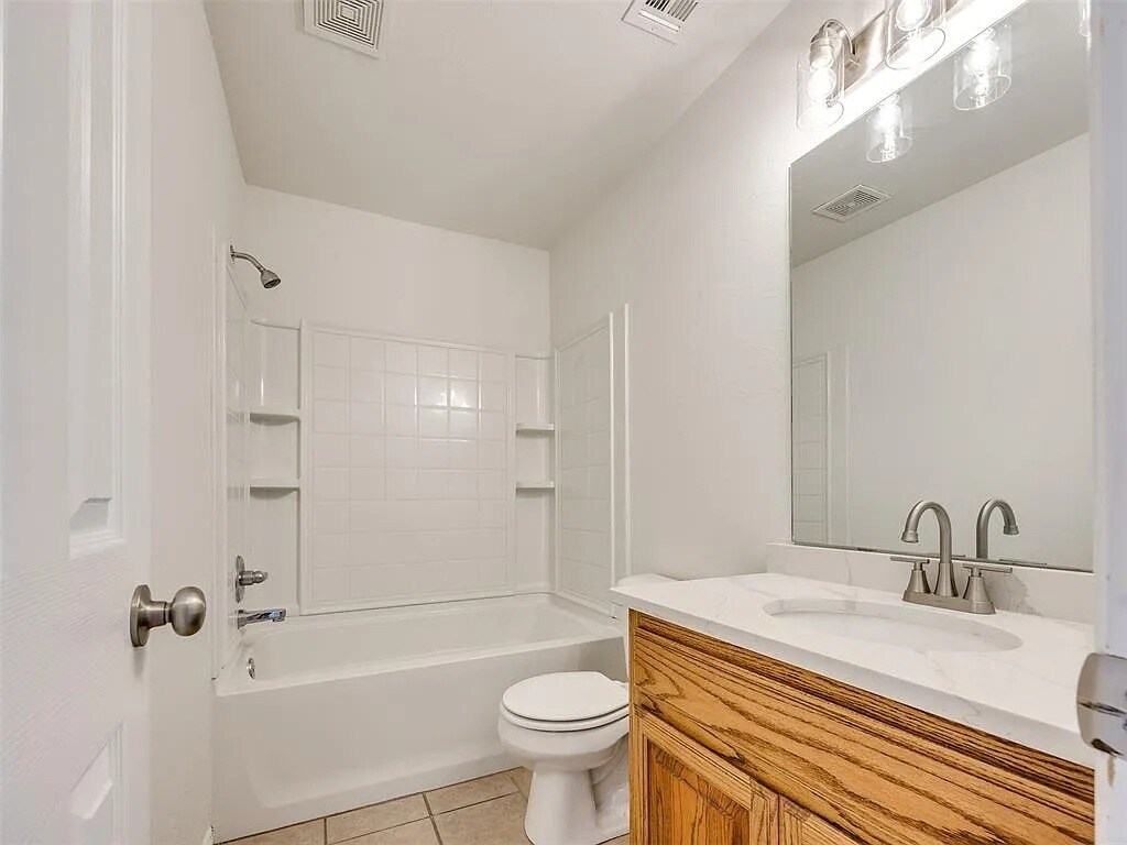 Building Photo - 2417 Arbor Dr