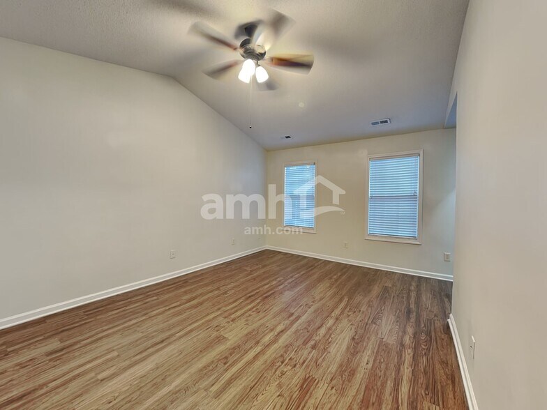 Building Photo - 2106 Forest Edge Dr