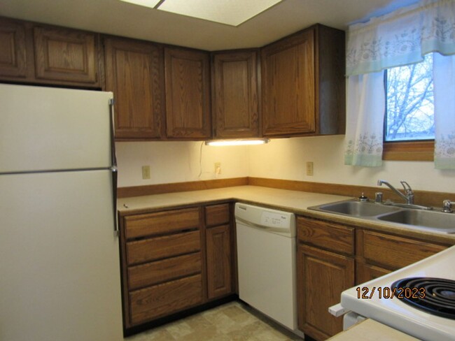 Building Photo - 936 Chena Pump Rd