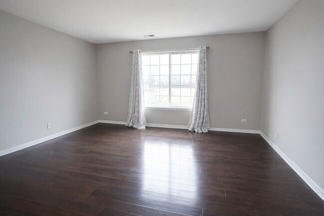 Building Photo - 1051 Park Hill Cir