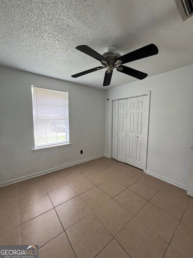 Building Photo - 412 Admiral's Walk Dr