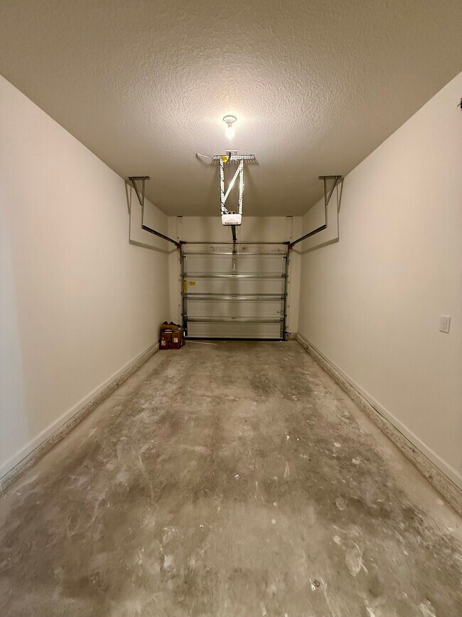 Building Photo - 224 Beach Palm Ct