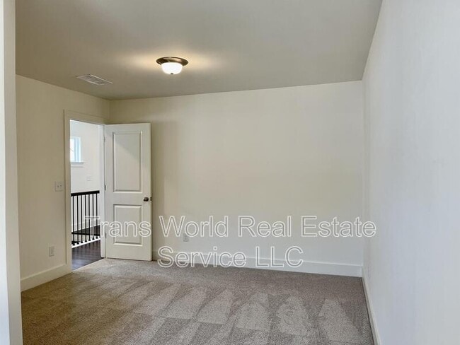 Building Photo - 123 Auburn Run Ln