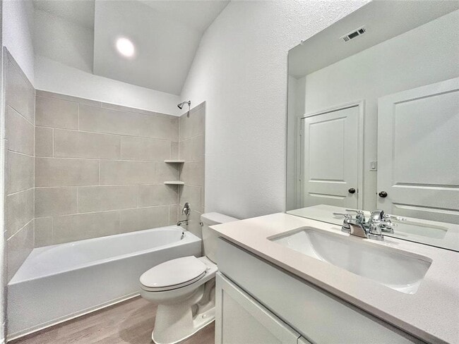 Building Photo - 519 Vantage Dr