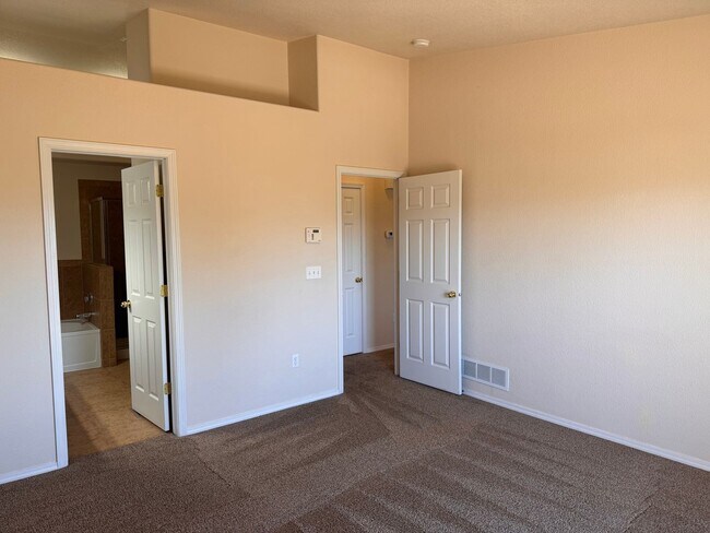 Building Photo - 4326 Susie View