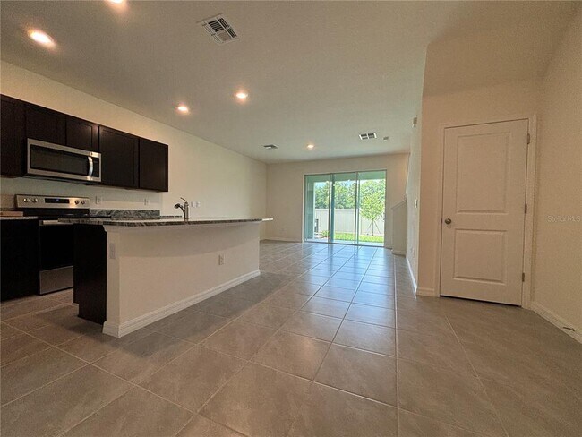 Building Photo - 11147 Crescent Deer Dr