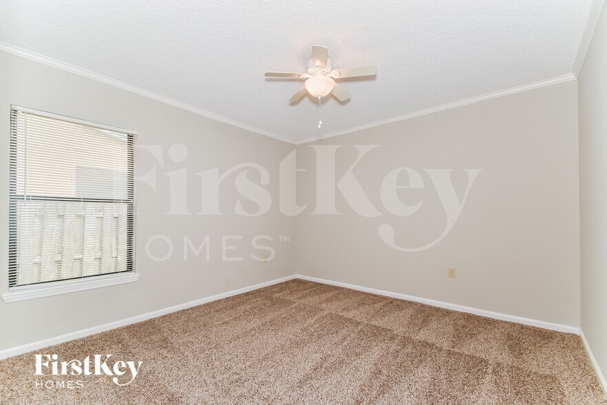 Building Photo - 3333 Horseshoe Trail Dr