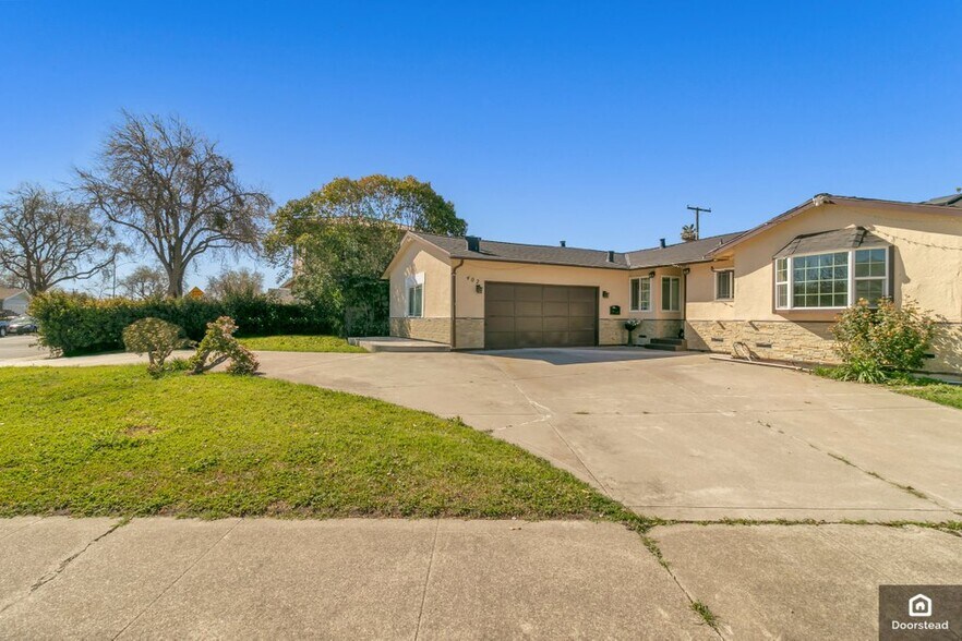 Building Photo - 402 Marylinn Dr