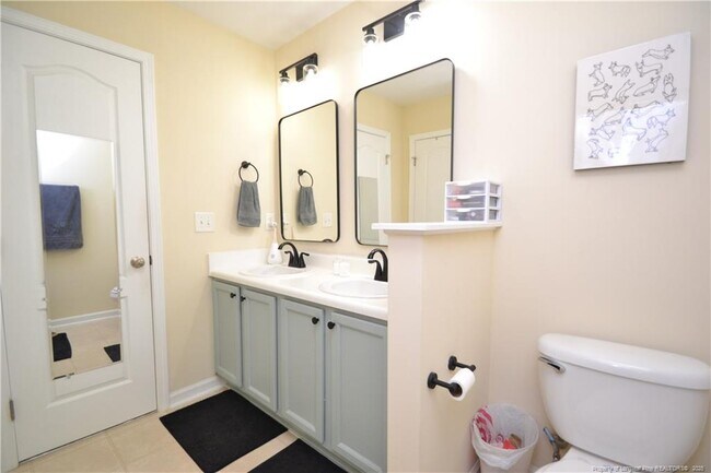 Building Photo - 3115 Manhasset Ln