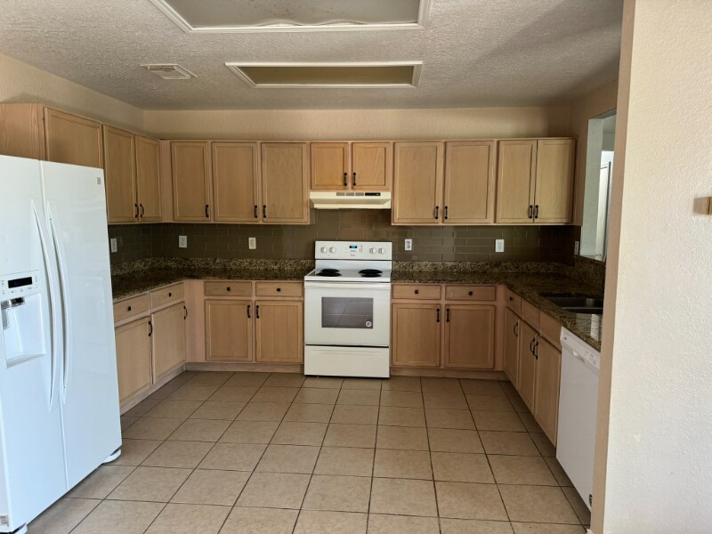 Building Photo - 7622 Forest Vale