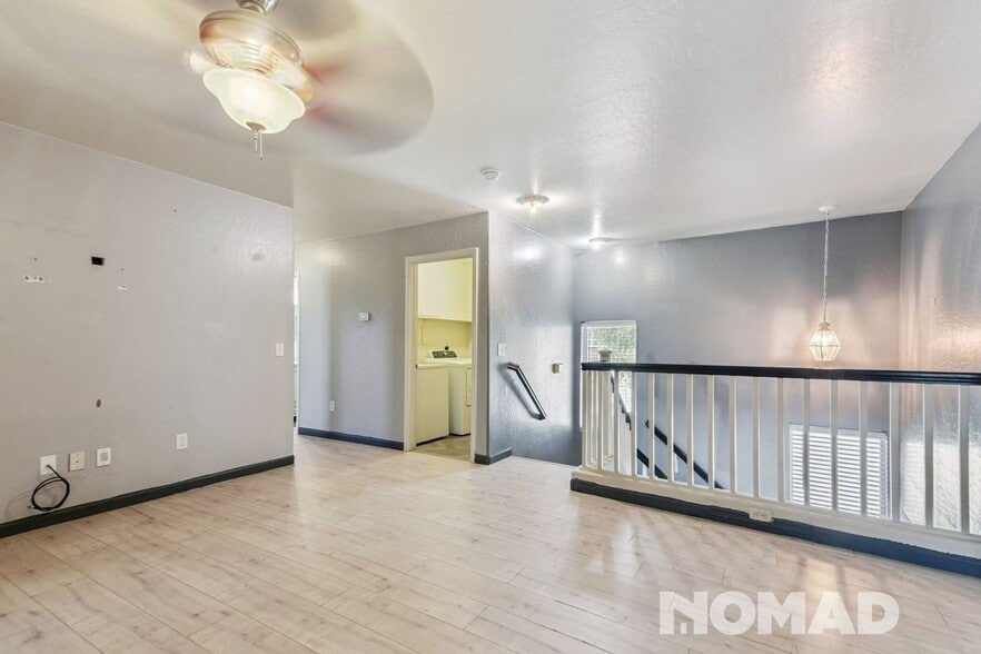 Building Photo - 13455 W Rovey Ave