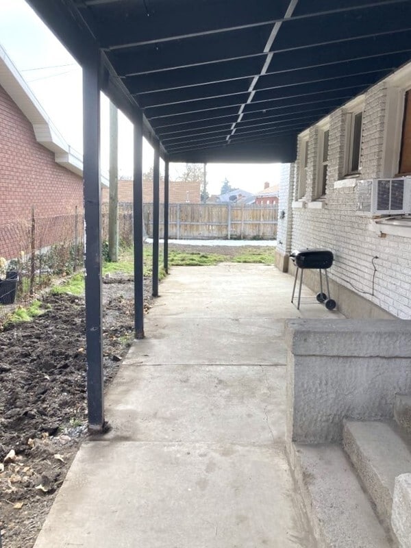Building Photo - 12 E 400 N