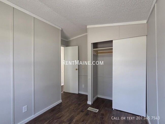 Building Photo - 41 Hatch St