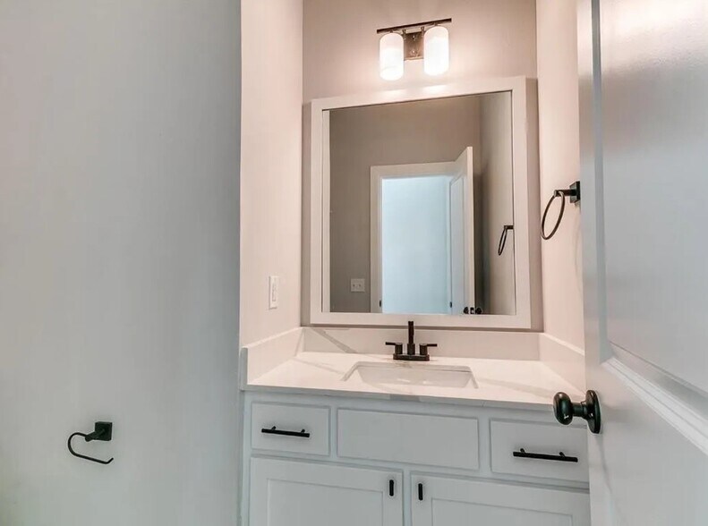 Powder Room - 1221 SW 141st St