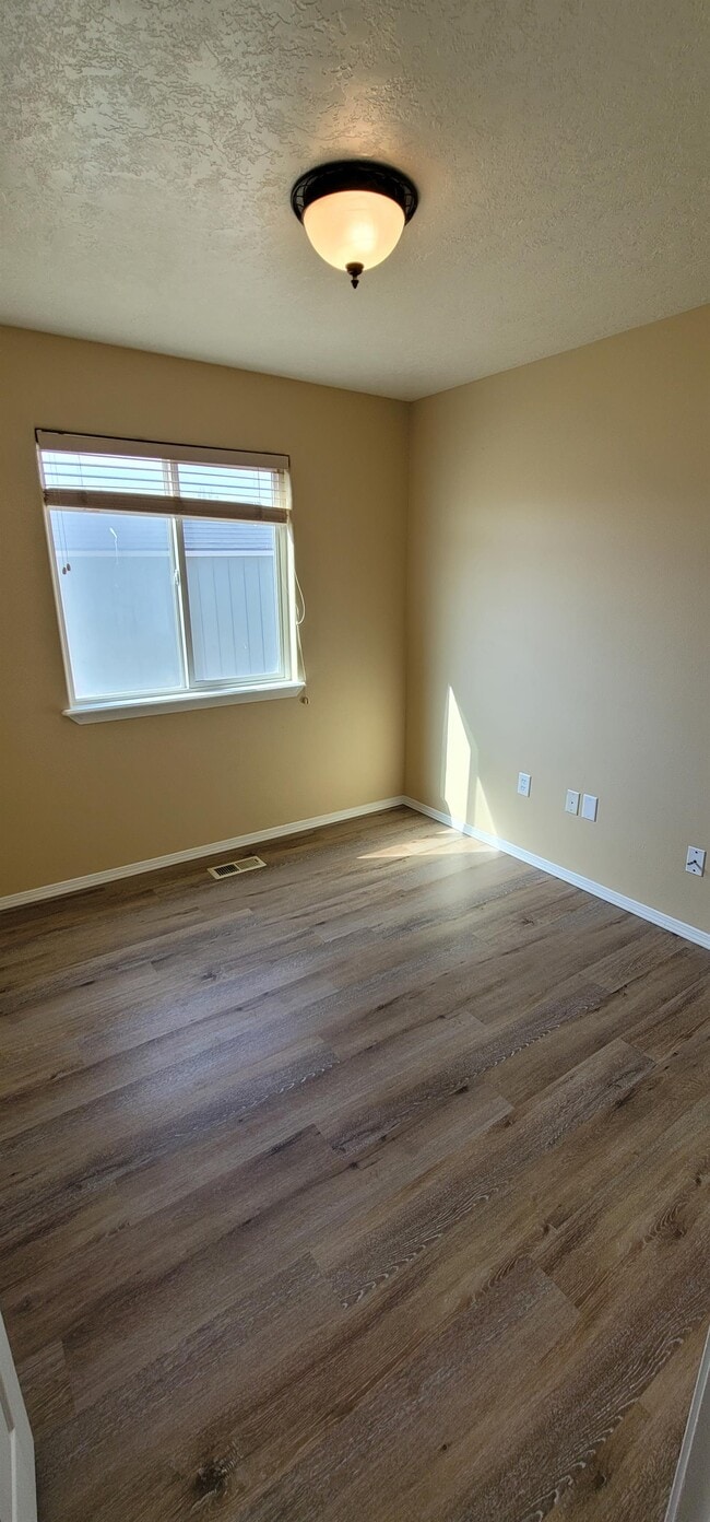 Building Photo - 16549 Old Friendship Way