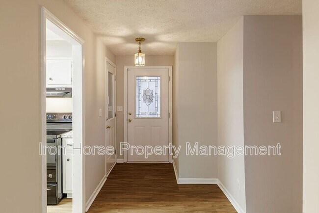 Building Photo - 137 Hight Dr