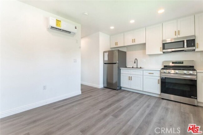 Building Photo - 11912 Elkwood St