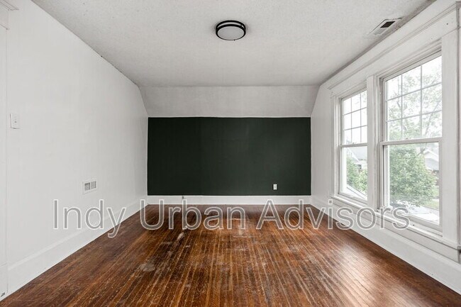 Building Photo - 418 N Drexel Ave