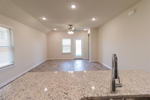 Building Photo - 572 Ruthye Ln