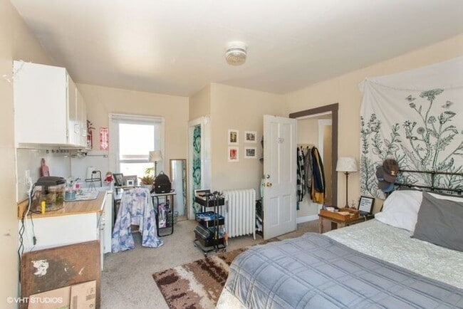 Building Photo - $3,400 | 4 Bedroom, 2 Bathroom House | Pet...