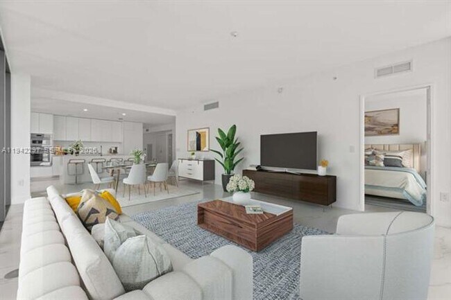 Building Photo - 700 NE 24th St