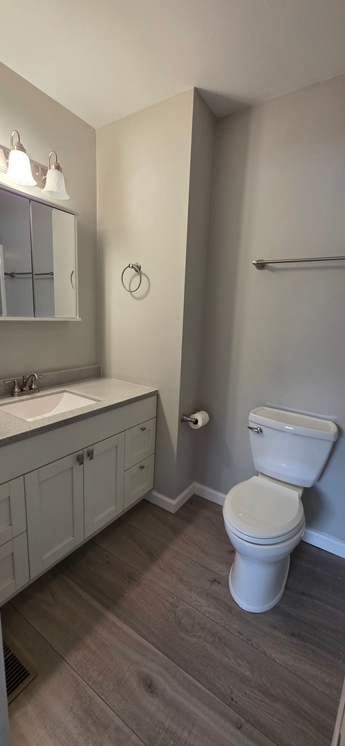 Building Photo - 1114 N Oak Terrace