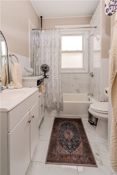 Building Photo - 125 Taber Ave