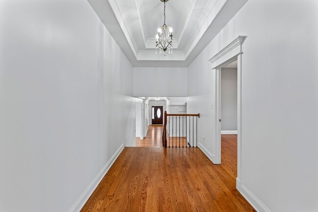 Building Photo - 9743 Oak Park Ave