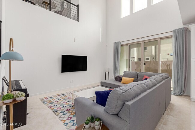 Building Photo - 1685 S Wallrade Ln