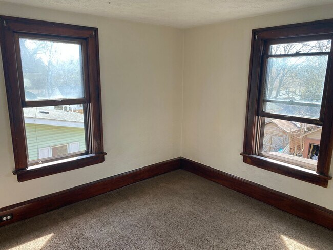 Building Photo - Charming 4-Bedroom Single Family Home for Rent!