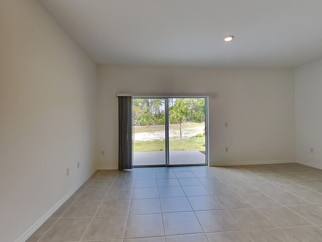 Building Photo - 159 Riverfront Wy